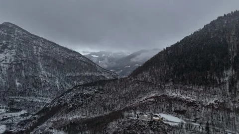 Alpine Valley Winter Storm Hyperlapse 4K Vidéo 335660095