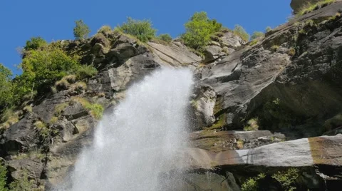 Alpine waterfall 4k 스톡 동영상 41614100