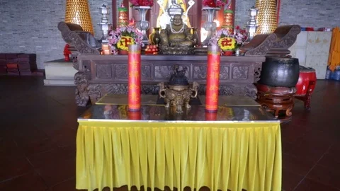 Altar in  Buddhist temple 스톡 동영상 74064315