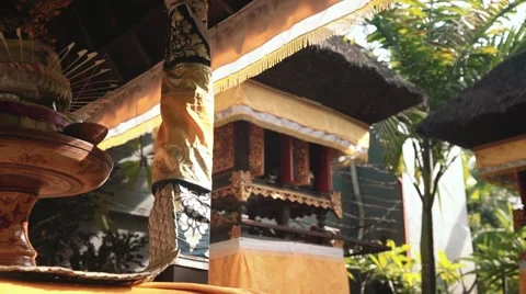 Altar in a small balinese temple Video stock 61733032