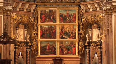 Altars in  Cathedral of Valencia- Spain Vídeos de archivo 65375377
