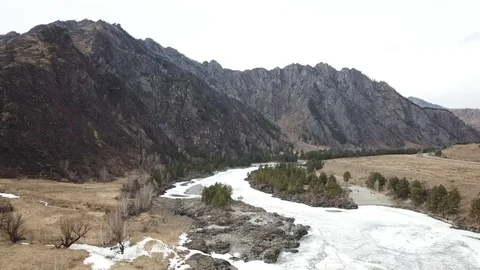 Altay mountains and river Vidéo 109480863