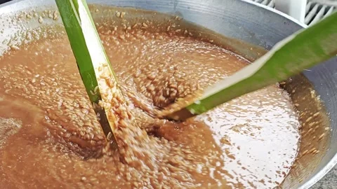 Alternative view of making Khanom Pad. 스톡 동영상 345873200