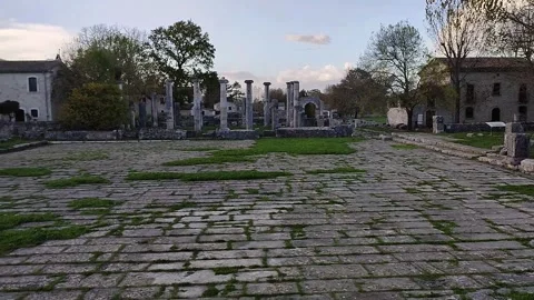 Altilia - Panoramica degli edifici pubblici dal Foro del Parco Archeologico  Stock-Footage 257200641