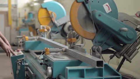 Aluminium profile cutting machine Video stock 70189452