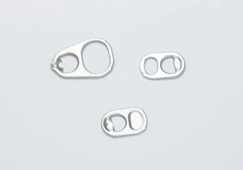 Aluminum can open loop on white Stock-Fotos