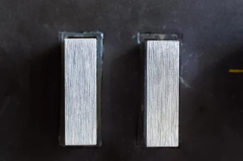 Aluminum control knobs retro home audio system Foto stock