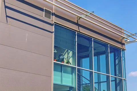 Aluminum facade on industrial building Foto stock