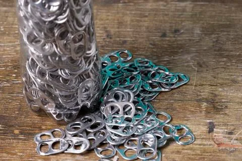 Aluminum pull tabs Foto stock