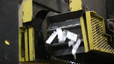  Aluminum recycling process  Stockbeeldmateriaal 198396453