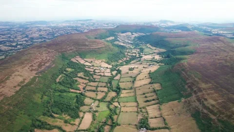 Amazing aerial view of Capel-y-ffin and Llanthony near Black Mountain, famo.. Vídeos de archivo 342651041