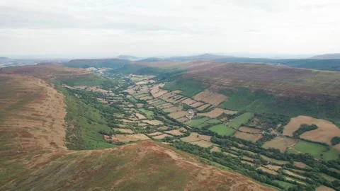 Amazing aerial view of Capel-y-ffin and Llanthony near Black Mountain, famo.. 動画素材 342653620