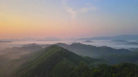 Amazing Beautiful dramatic sunrise on mountain beautiful Low angle view	 Vídeo Stock 153382540