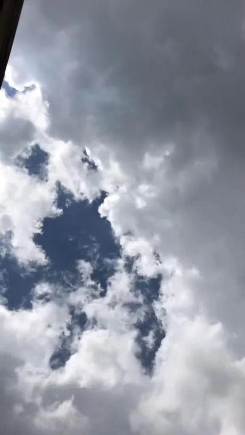 Amazing cloud movement Stock-Footage 206384066