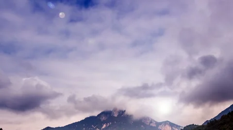 The amazing cloud uopn Dabie Mountain in Hubei Province, China Vídeo Stock 46716787