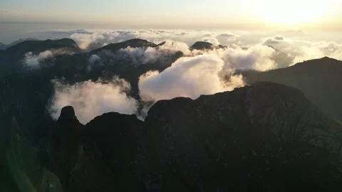 Amazing clouds over the mountains 1 库存影片 300286343