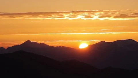 Amazing colorful  sunset  mountain chain. Time lapse sky background. Stockbeeldmateriaal 80345342