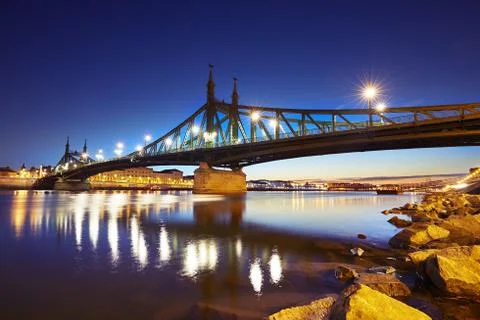 Amazing dawn - Freedom Bridge (Liberty Bridge) in Budapest Stock-Fotos