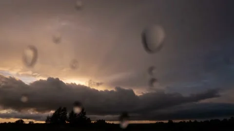 Amazing dramatic sunset over the forest Vídeo Stock 159758652