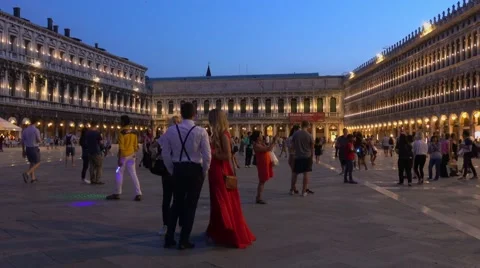 Amazing evening view over St. Mark´s Square in Venice Vidéo 65054145
