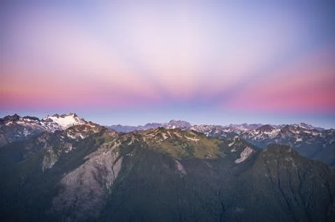 Amazing Light Pattern Over The North Cascades at Sunset Stockfoto's