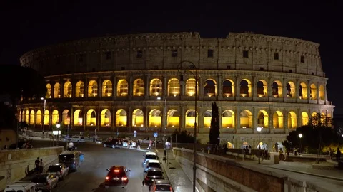 Amazing night panoramic view of ancient Colosseum in Rome Video stock 122334435