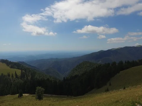 Amazing panoramic view of green valleys and mountains on Transalpina Video stock 79057528
