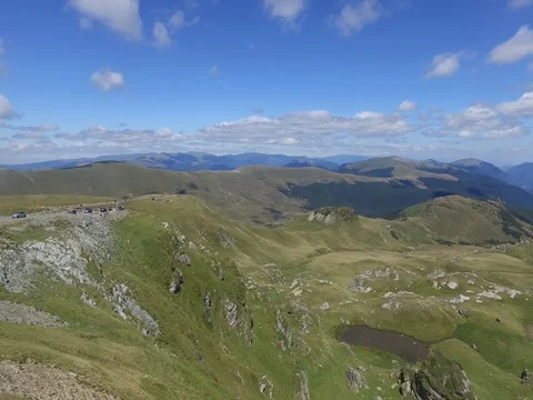 Amazing panoramic view of green valleys and mountains on Transalpina Video stock 79057601