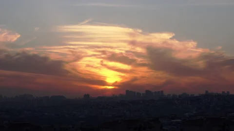 Amazing sunset with moving clouds Stock-Footage 140626363