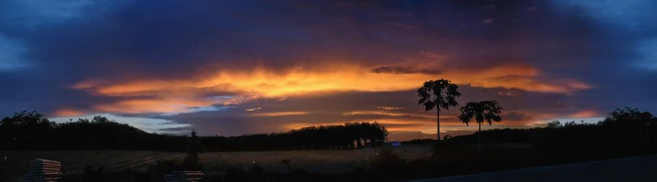 Amazing sunset panorama in the evening Fotos Stock