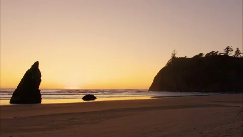 Amazing Sunset at Ruby Beach in coastal section of Olympic National Park Stock Footage 152337831