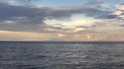Amazing sunset view on Philippines beach. Summer tropical sunset. Vídeo Stock 155218160