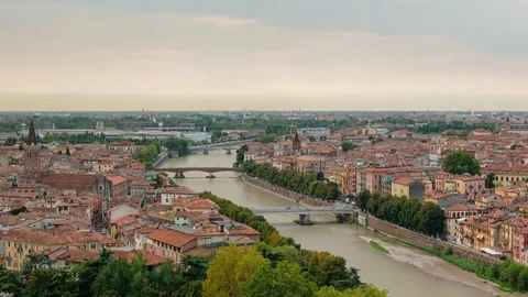 Amazing time lapse video with panoramic landscape of Verona city. Italy Video stock 73084300