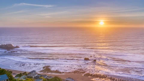 An amazing time lapse view of the waves moving towards the sandy beach. 動画素材 147238147