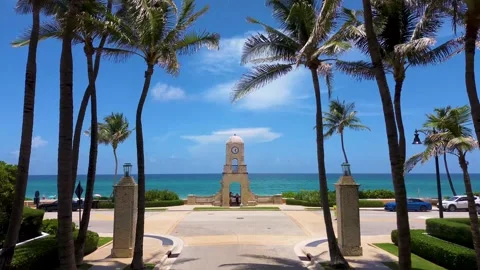 An amazing video flying down Worth Avenue in Palm Beach Florida. Video stock 278980025