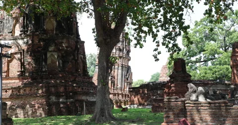 Amazing view of the Buddhist temple in the ancient city of the Ayutthaya Stock Footage 344794713