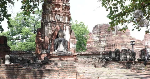 Amazing view of the Buddhist temple in the ancient city of the Ayutthaya Kingdom Stock Footage 344794759