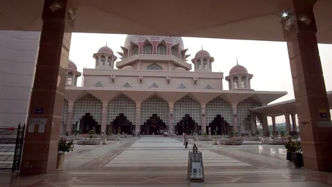Amazing view of a public mosque building in Putrajaya, Malaysia. Stock Footage 104224945