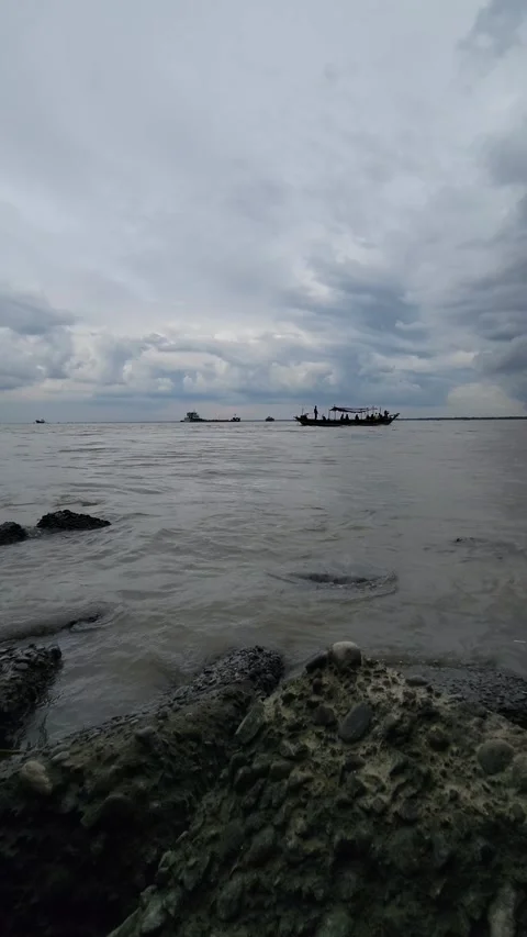 Amazing view of the river's waves and boats Stock Footage 286255360