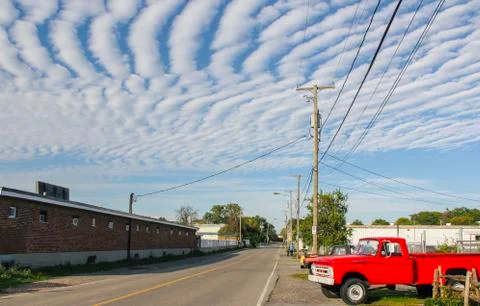 Amazing wave pattern of the clouds in the blue sky. Foto stock