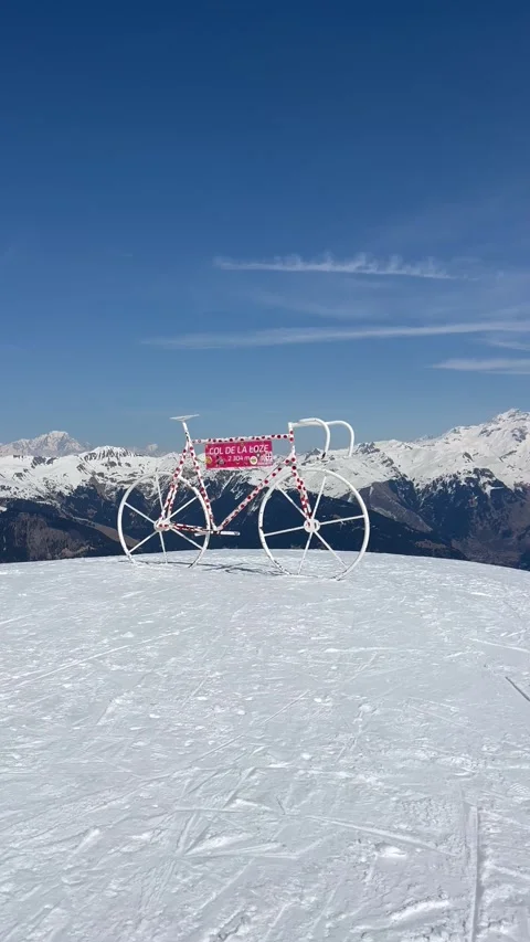 Amazing winter scenery from Col de la Loze slope of Courchevel ski resort Stock Footage 337051848