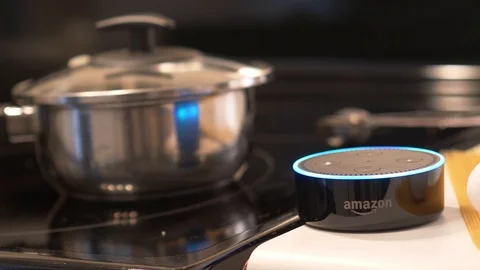 Amazon Alexa Being Used Inside a Kitchen To Cook With an Assistant 스톡 동영상 93565362