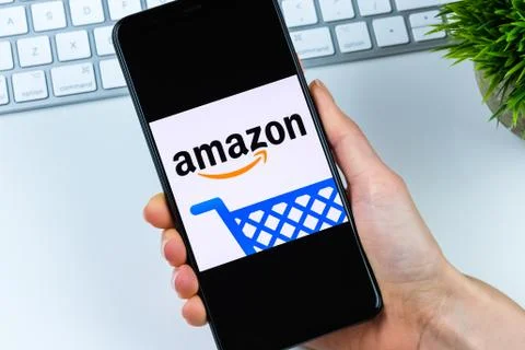 Amazon app logo on a smartphone screen Stock Photos