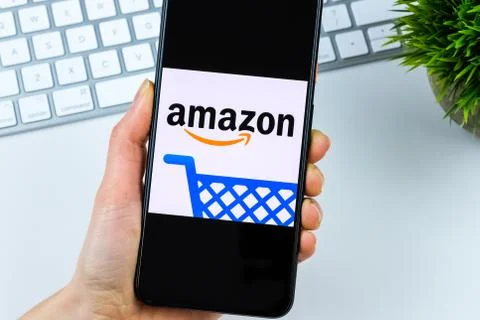 Amazon app logo on a smartphone screen Stock Photos