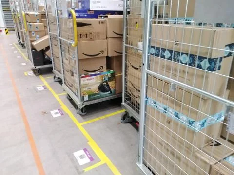 Amazon cardboard boxes Stockfoto's