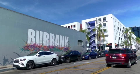 An Amazon Delivery Van And "Burbank" Mural, California Vidéo 336772482