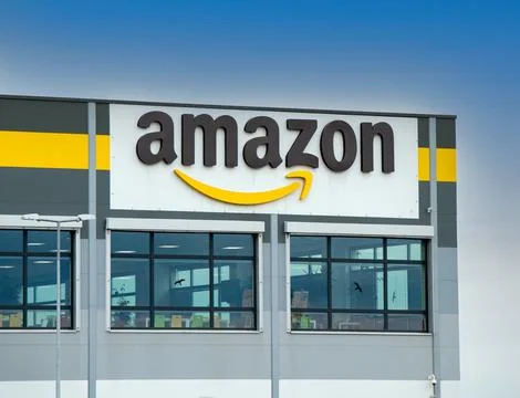 Amazon Distribution Center. Amazon logi.. Stock Photos