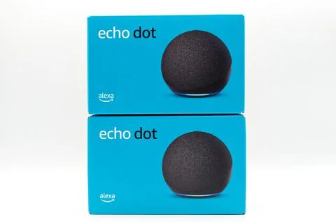 Amazon Echo Dot. Alexa, virtual assistant AI Stock-Fotos