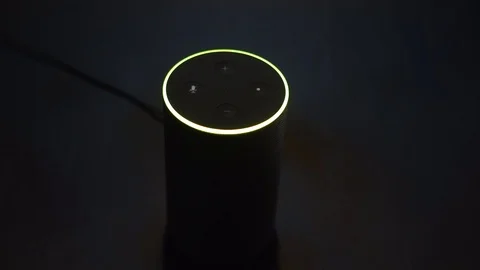 Amazon Echo Message Yellow 4k 動画素材 104019864