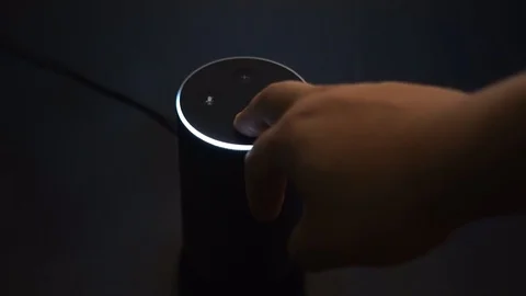 Amazon Echo Volume Down 4k 動画素材 104019808